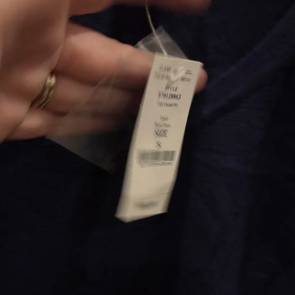 🔥2/$10 3/$12 White House Black Market Deep Blue Sequined Top - Picture 3 of 6